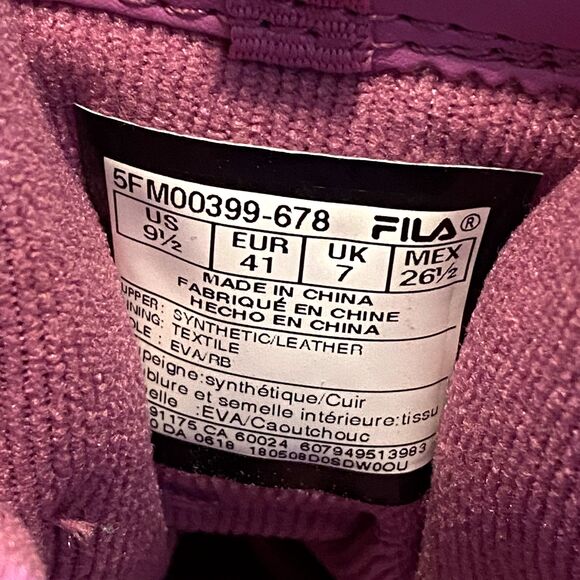 Fila Disruptor II Premium Repeat Sneaker Streetwear US 9.5 Cherry Blossom - Picture 3 of 5